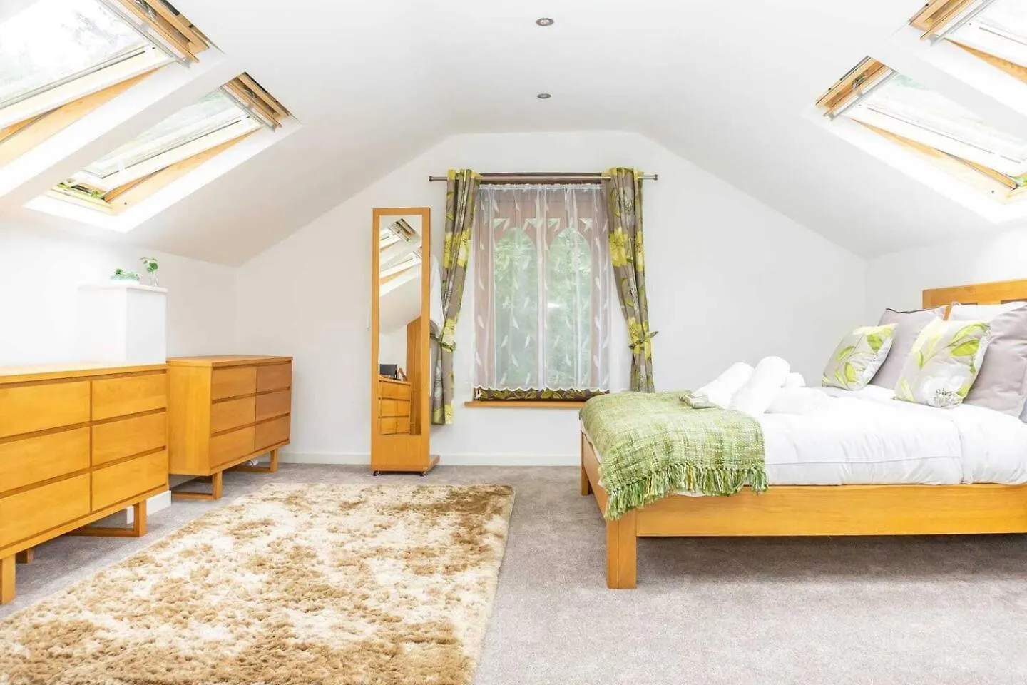 Luxury -Chelt Walking-2Bed-Long Stays-Parking Cheltenham 0*,  United Kingdom